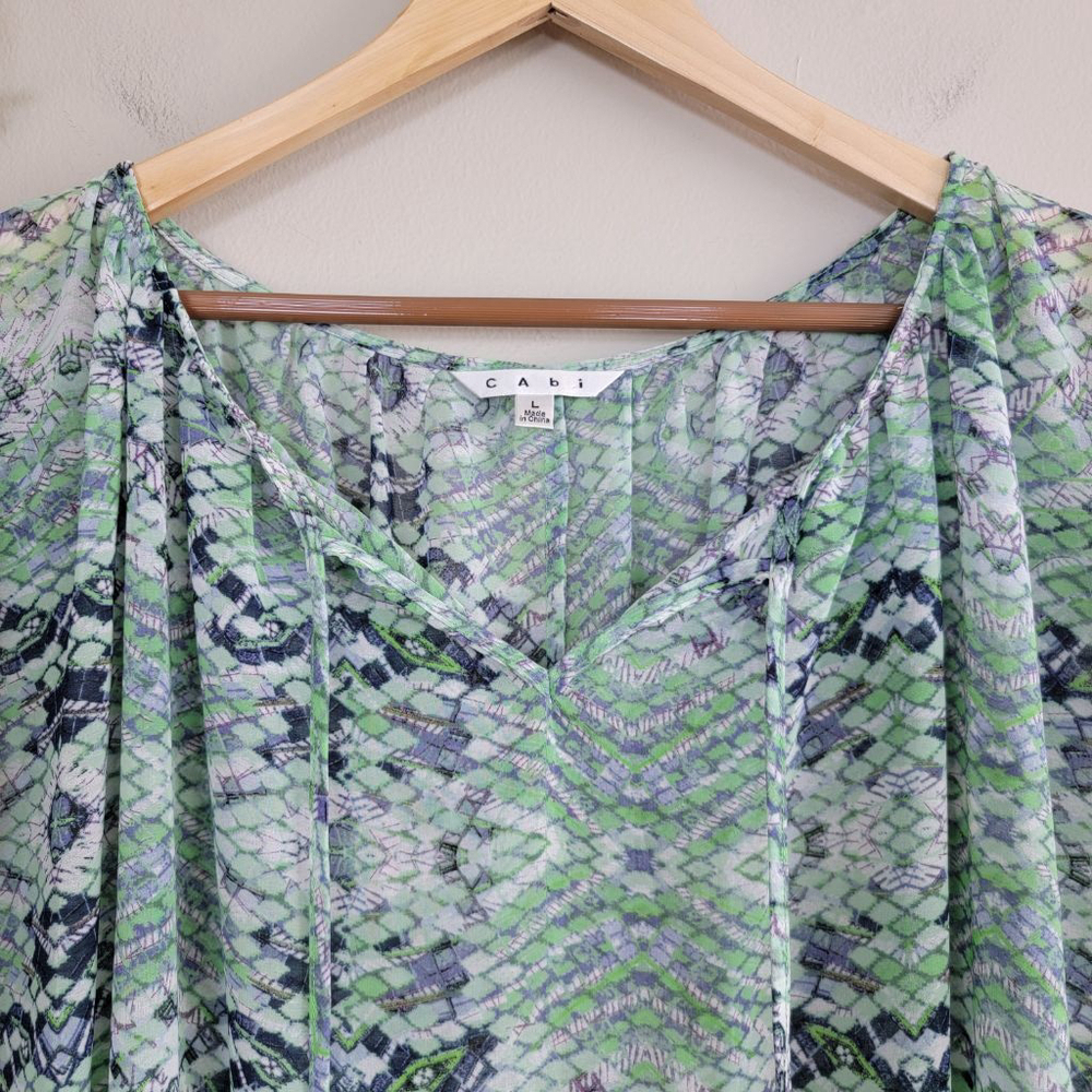 Cabi #746 Sheer Darby Snake Print Cap Sleeve V Neck Blouse Top Beachy Shirt L - Picture 3 of 10